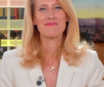 La politique s'éclaire