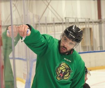 Hockey sur glace, le match d'une île
