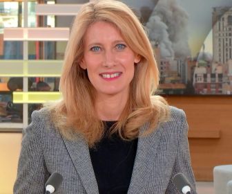 La politique s'éclaire