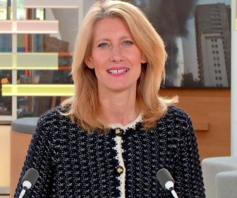 La politique s'éclaire