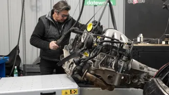 Top Mecanic : 5 jours pour restaurer une épave - S5E5 - La finale - Le duel des animateurs RMC : Aurélien vs Nicolas