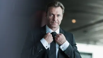 Le Transporteur - la série - S2 E4 - Duel