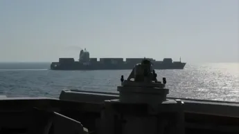 C dans l'air - Mines, tirs à vue... Escalade navale à Ormuz