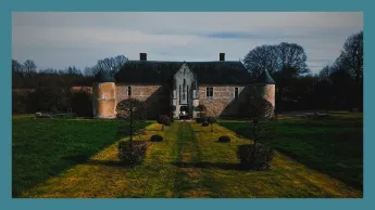 Météo à la carte - Patrimoine : il transforme une ferme en manoir médiéval