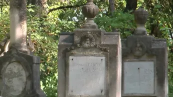 Faites entrer l'accusé - S6E14 - Les profanateurs du cimetière de Carpentras