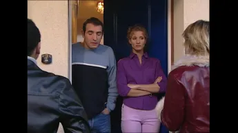 Un gars, une fille - S3E56 - Répondent à la porte (3)