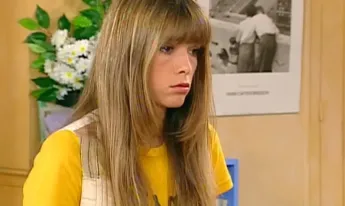 Hélène et les garçons - S12 E04 - Théâtral