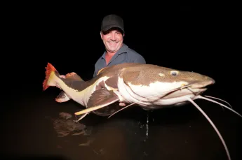 Pêche XXL - S4E6 - Féroce bataille en eaux troubles