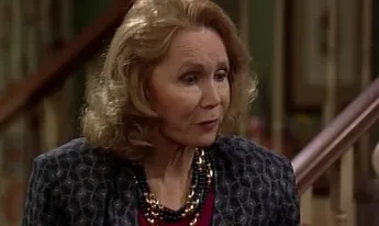 Madame est servie - S05 E15 - Premier rendez-vous