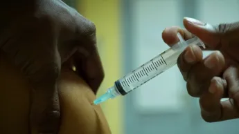 C pas si loin - Vaccins : La grande défiance ?