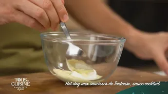 Tous en cuisine : la recette du jour - Hot dog aux saucisses de Toulouse, sauce cocktail
