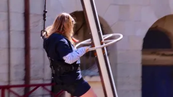 Fort Boyard - Baghera se balance sur le mat