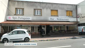 Un jour, un doc - L’école de la deuxième chance
