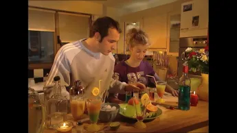 Un gars, une fille - S4E77 - Dans leur salon (3)