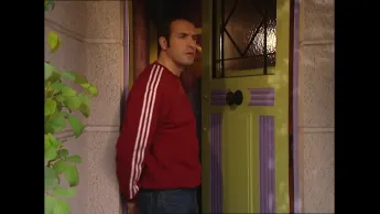 Un gars, une fille - S4E76 - À la porte (9)