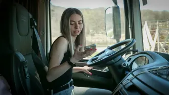 Les routiers : profession chauffeur poids lourd - S3E5 - Ours du Jura et Laure