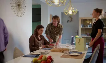 Petits secrets entre voisins - Au-delà des apparences