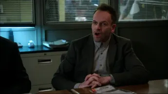 Elementary - S3 E23 - L'effondrement des colonies