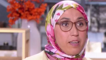 Ça commence aujourd'hui - En cherchant à se reconstruire, Soraya est tombée sous l'emprise d'une fausse psychologue