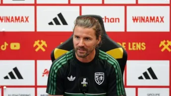 Stade 2 la quotidienne - RC Lens : Yannick Cahuzac dans le grand bain