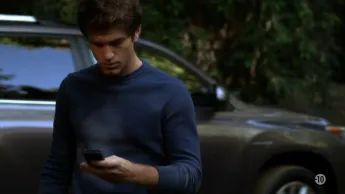 Pretty little liars - S2 E25 - Bas les masques !