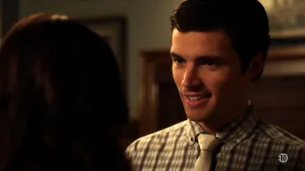 Pretty little liars - S2 E9 - Dans la remise