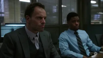 Elementary - S4 E4 - Ménage à trois