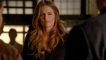 Castle - S5E21 - Protection rapprochée