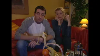 Un gars, une fille - S2E9 - Dînent à la maison