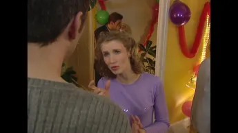 Un gars, une fille - S2E2 - Surprise party