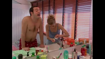 Un gars, une fille - S2E7 - Dans la salle de bain (3)