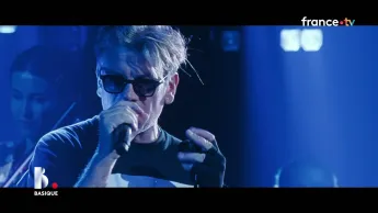 Basique, le concert - Benjamin Biolay interprète son titre "Les cerfs-volants"