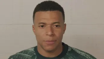 Stade 2 la quotidienne - Clasico : Mbappé climatise le Camp Nou