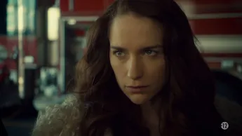 Wynonna Earp - S2 E5 - Possédée