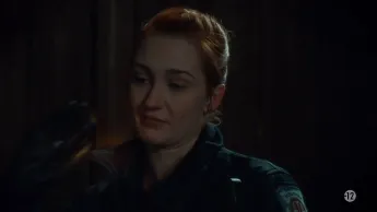 Wynonna Earp - S2 E1 - La Prison de Black Rock