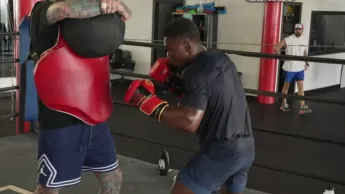 Stade 2 la quotidienne - Boxe : Mbilli, le combat d'une vie